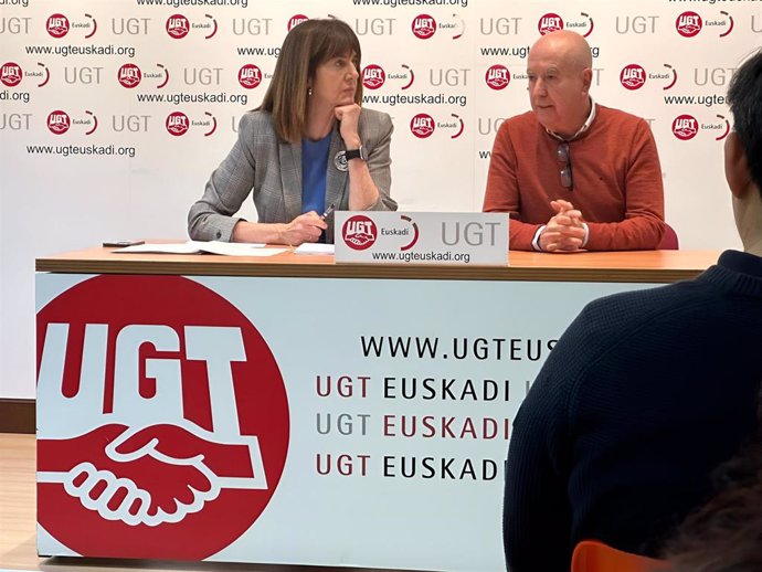 Idoia Mendia con el secretario general de UGT Euskadi, Raúl Arza