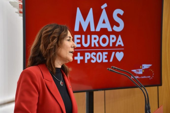 Rosa Rubio en un momento de la rueda de prensa para explicar la campaña electoral para el 9 de junio
