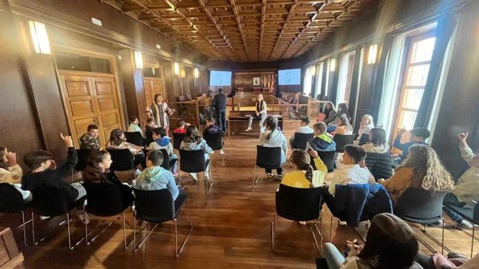 Reunión de los Presupuestos Infantiles en el Ayuntamiento de Soria