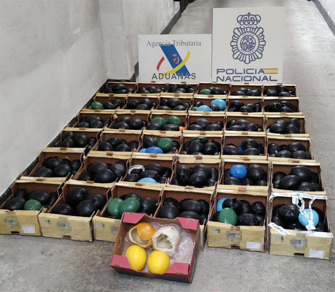 Cargamento de melones procedentes de Brasil, que transportaban 490 kilos de cocaína y fueron intervenidos en el Puerto de Vigo. En el marco de la operación fueron detenidas tres personas en Portugal.