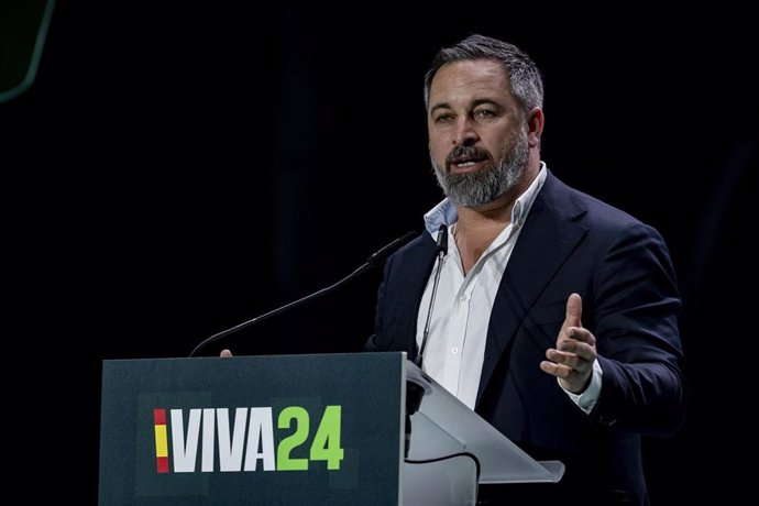 El líder de VOX, Santiago Abascal, durante el acto ‘Viva 24’ de VOX, en el Palacio de Vistalegre, a 19 de mayo de 2024, en Madrid (España). 