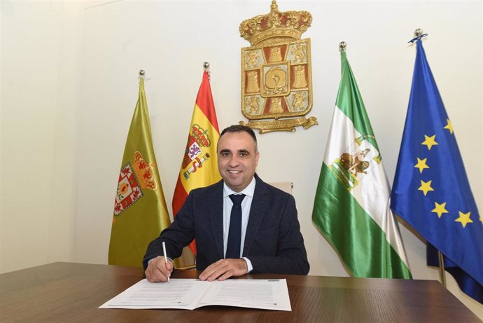 Archivo - El presidente de la Diputación de Granada, Francis Rodríguez, en imagen de archivo.