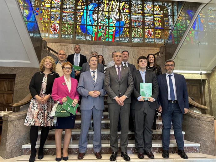 Foto de familia de los organizadores y colaboradores del XXXVII Torneo Magistral Ciudad de León