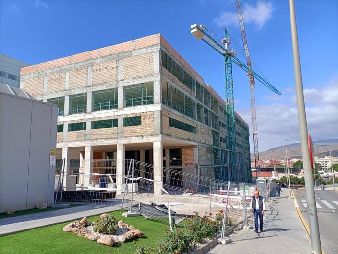 Obras del edificio de consultas externas del Hospital Universitario Torrecárdenas de Almería.