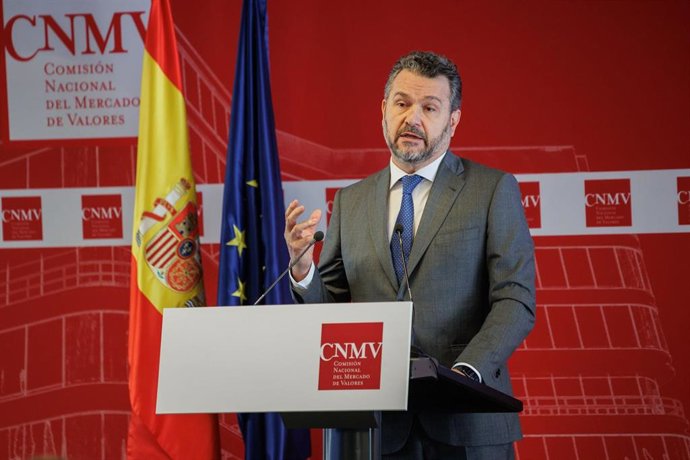 Archivo - El presidente de la CNMV, Rodrigo Buenaventura, presenta el plan de actividades de la entidad para 2024, en la sede de CNMV, a 27 de febrero de 2024, en Madrid (España). 