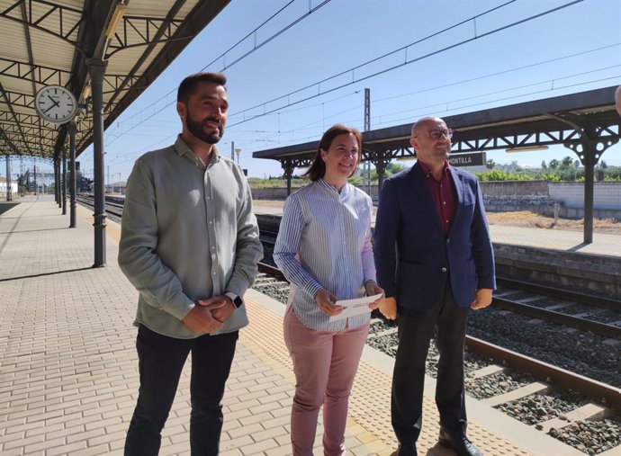 Sergio Urbano, Cristina Casanueva y Federico Cabello de Alba.