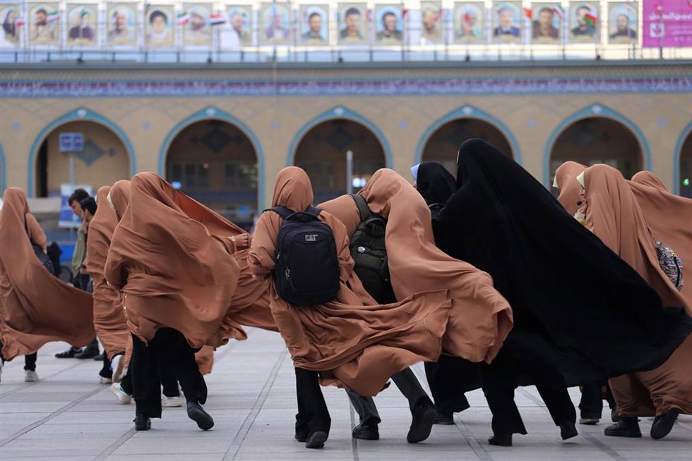 Mujeres con chador en Teherán en una imagen de archivo