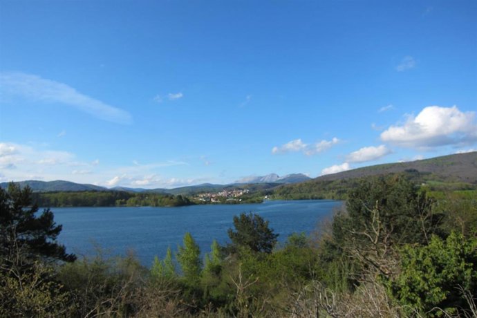 Archivo -           Pantano De Urrunaga                     