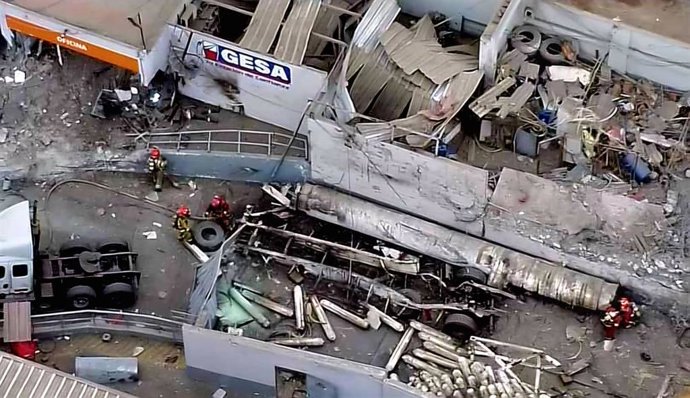 Al menos un muerto y 20 heridos en una explosión de un camión cisterna a las afueras de la capital de Perú