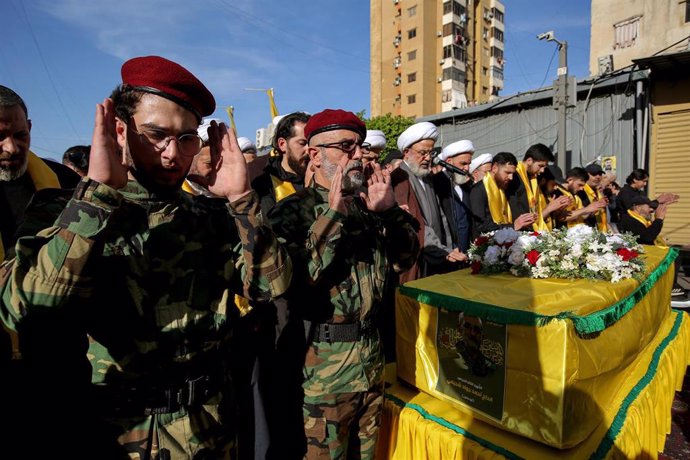 Archivo - Funeral de un miembro de Hezbolá