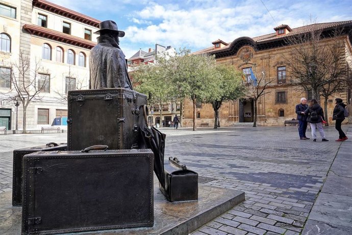 Archivo - Plaza Porlier, a 9 de febrero de 2024, en Oviedo, Asturias (España).