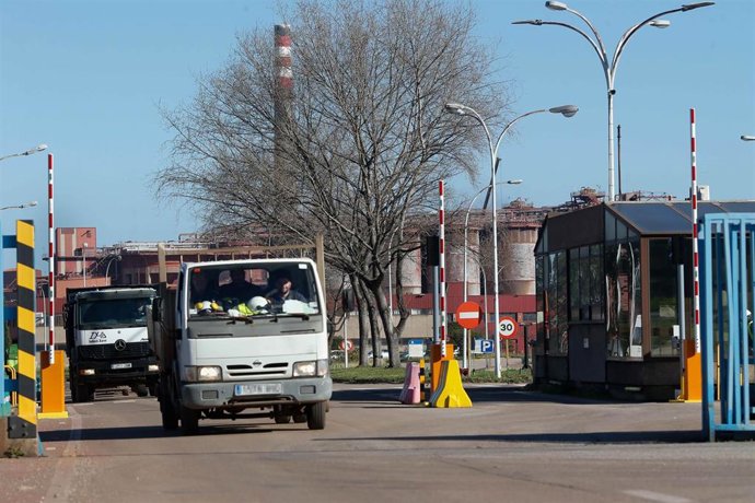 Archivo - La fábrica de Alcoa, a 24 de enero de 2024, en San Cibrao, Lugo, Galicia (España). Alcoa solicitó el pasado 22 de enero a los trabajadores de la fábrica de San Cibrao y al comité de empresa “acordar retrasar” el arranque de la actividad en la pl