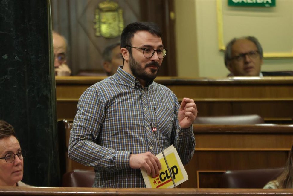 Archivo - El diputado de la CUP Albert Botran durante una sesión plenaria, en el Congreso de los Diputados, a 29 de marzo de 2023, en Madrid (España)