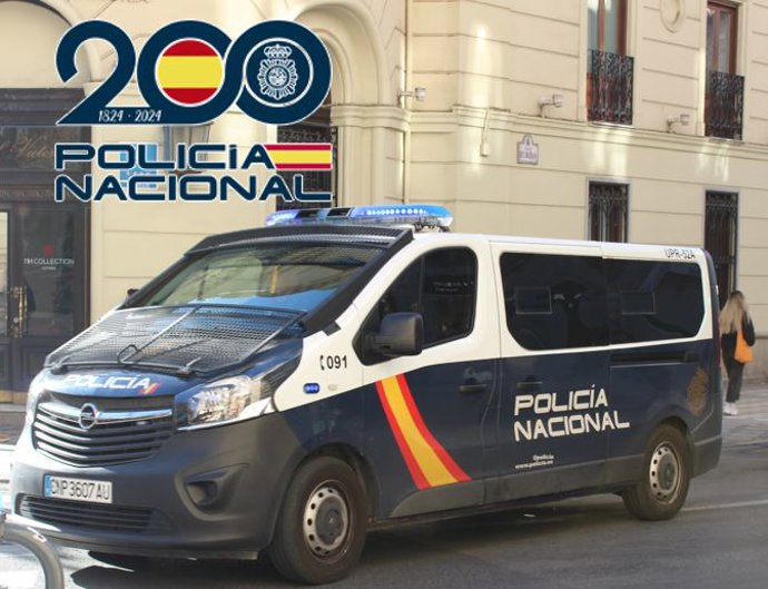 Patrulla policial en el centro de Granada