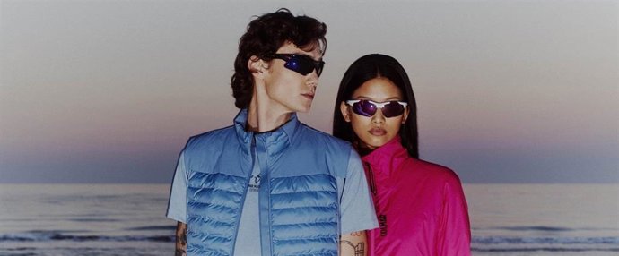 Archivo - Colmar presenta su colección minimalista y urbana 'Mountain Attitude' para practicar senderismo.