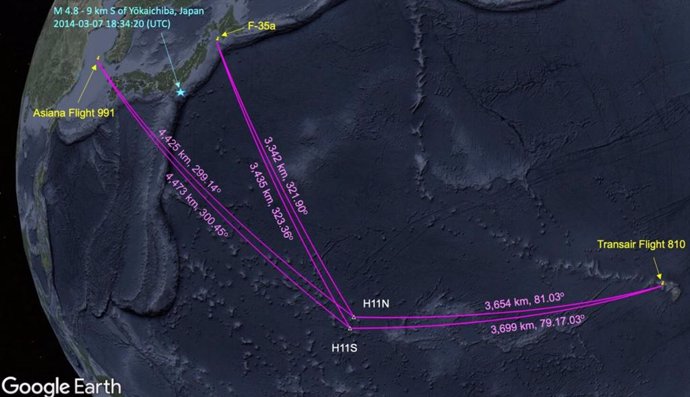 Ubicación de las estaciones hidroacústicas H11N y H11S de la OTPCE (triángulos blancos); la ubicación del impacto de tres aviones (indicados en amarillo): F-35a, vuelo 810 de Transair y vuelo 991 de Asiana; y las distancias y rumbos relativos.