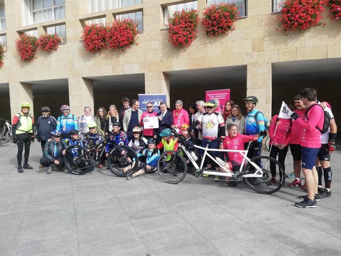 Eliminar tabús sobre el suicidio y dar red de apoyo a familiares, objetivos de 'Pedaladas de visibilidad' hasta Santiago