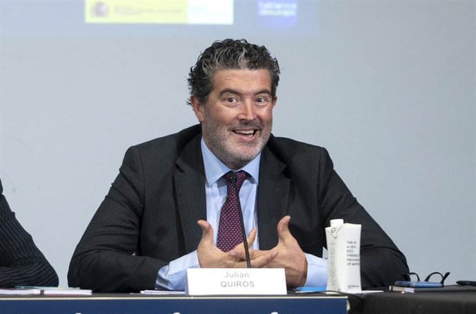 Archivo - El director de ABC, Julián Quirós, en la mesa redonda ‘Europa en transformación: ¿la autonomía estratégica es posible?’ durante la segunda jornada de Campus FAES 2023, en el Petit Palace Savoy Alfonso XII, a 13 de septiembre de 2023, en Madrid (