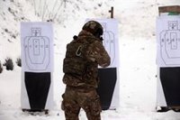 Ucrania informa de que "más de 3.000 presos" presentaron sus candidaturas para alistarse en el Ejército