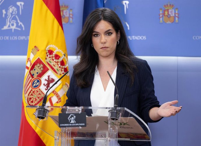 La portavoz de VOX en el Congreso, Pepa Millán, durante una rueda de prensa anterior a la Junta de Portavoces, en el Congreso de los Diputados, a 21 de mayo de 2024, en Madrid (España).