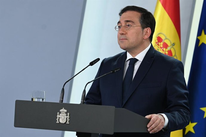 El ministro de Asuntos Exteriores, Unión Europea y Cooperación, José Manuel Albares, durante una comparecencia institucional, en el Complejo de la Moncloa, a 19 de mayo de 2024, en Madrid (España). El Gobierno ha decidido este domingo, 19 de mayo, llama
