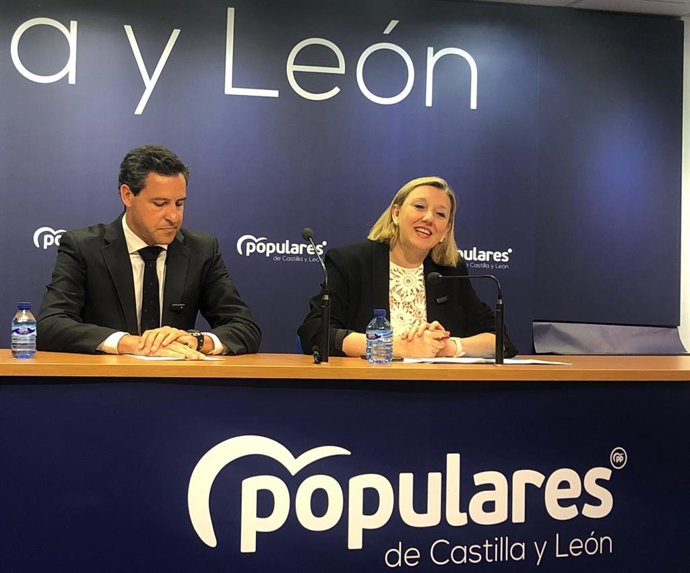 Raúl de la Hoz e Isabel Blanco Llamas presentan la campaña de las elecciones a la UE