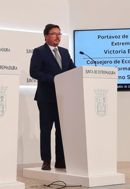 El consejero de Economía, Empleo y Transformación Digital, Guillermo Santamaría, en rueda de prensa tras el Consejo de Gobierno de la Junta