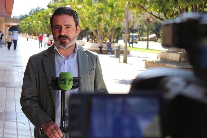 El secretario general del PP de Málaga, José Ramón Carmona, en rueda de prensa