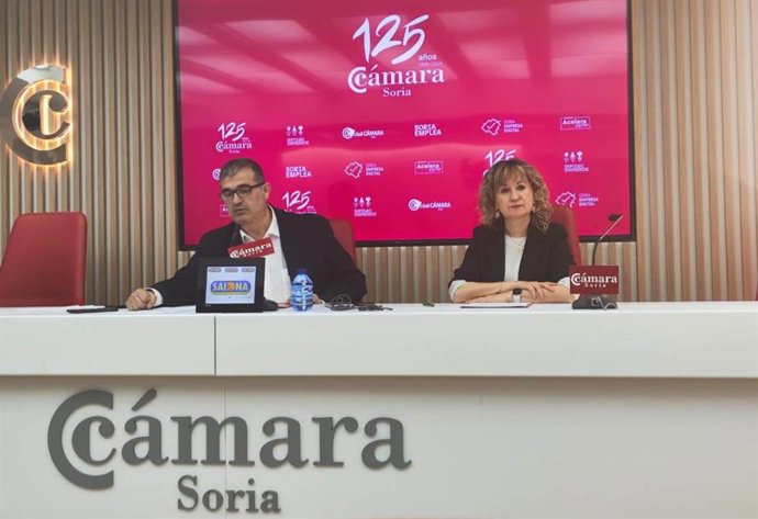 Alberto Santamaría Y Nuria Sánchez Repasan Los 125 Años De La Cámara De Comercio De Soria