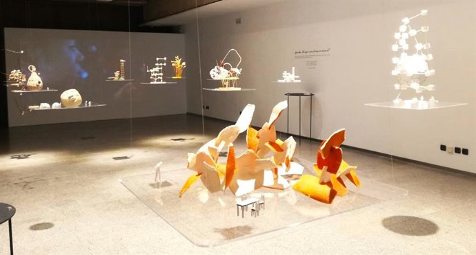 La Casa de las Ciencias acoge la exposición interactiva ‘Del plano al volumen’  que entrecruza arquitectura, geometría y diseño con materiales naturales y poco convencionales.    Del 21 de mayo al 28 de j