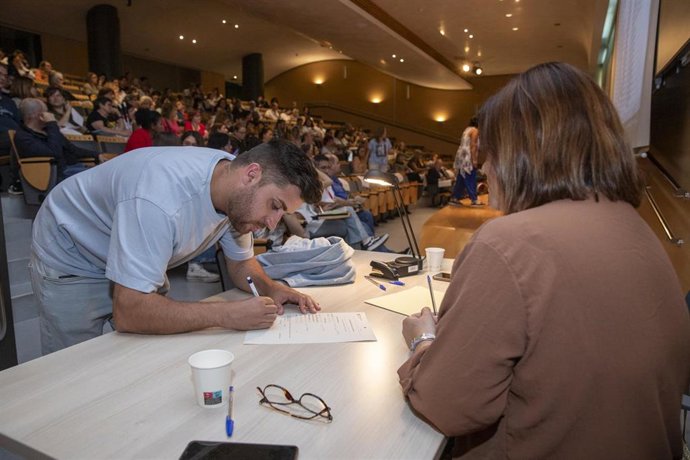 El Servicio de Salud de Baleares otorga 111 interinidades y contratos de larga duración de auxiliares administrativos