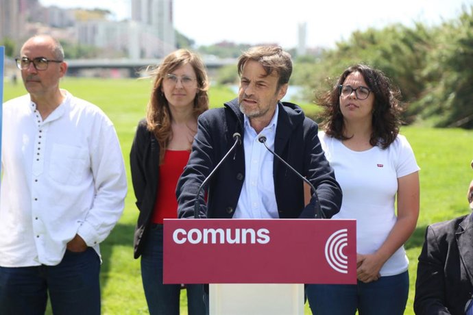 El candidato de los Comuns a las elecciones europeas y número dos de Sumar a estos comicios, Jaume Asens, en la presentación de su cartel y lema electoral