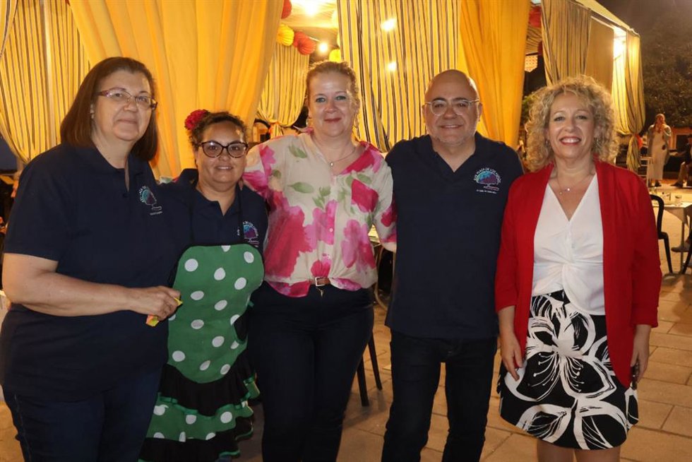 La delegada de Participación Ciudadana, Teresa García, destaca que el apoyo al asociacionismo y al movimiento vecinal sigue siendo una prioridad para el Ayuntamiento de Alcalá de Guadaíra.