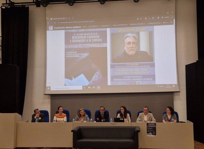 El delegado de Desarrollo Educativo y Formación Profesional y de Universidad, Investigación e Innovación, Miguel Briones, en la Jornada Universitaria de Bibliotecas Escolares y Animación a la Lectura