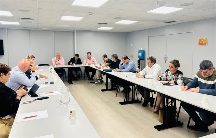 El Govern informa sobre el Plan de Control de la Cadena Alimentaria al sector de la distribución de alimentos