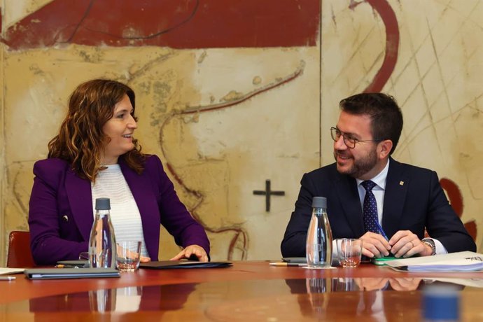 La vicepresidenta del Govern en funcions, Laura Vilagrà, i el president de la Generalitat en funcions, Pere Aragonès