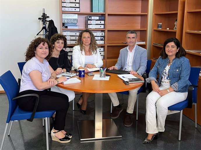 Reunión de la Junta con la Universidad de Almería.