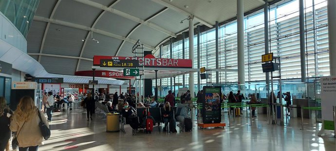 Archivo - Arxiu - Imatge d'arxiu de l'aeroport de València, a Manises.  