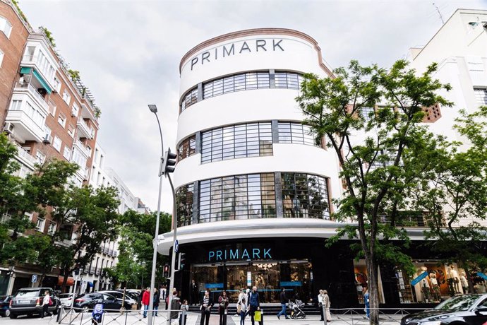 Fachada y exterior de la nueva tienda de Primark durante su inauguración, a 21 de mayo de 2024, en Madrid (España).