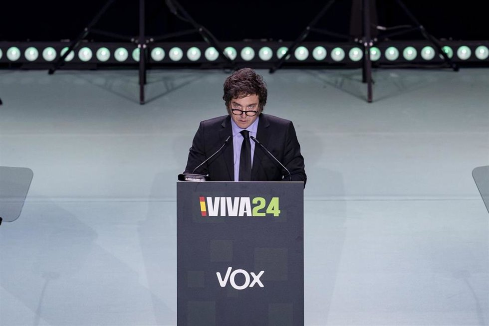 El presidente de Argentina, Javier Milei, interviene durante el acto Viva 24 de VOX, en el Palacio de Vistalegre, a 19 de mayo de 2024, en Madrid (España)