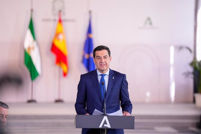 El presidente de la Junta de Andalucía, Juanma Moreno interviene en la reunión con los responsables de la zona del Campo de Gibraltar, a 9 de mayo de 2024, en Sevilla, Andalucía (España). (Foto de archivo).