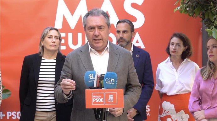 El secretario general del PSOE de Andalucía, Juan Espadas, en rueda de prensa en Málaga.