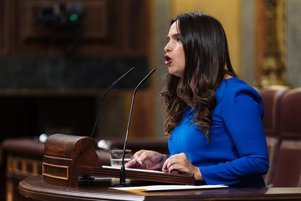 Archivo - La diputada del PP Belén Hoyo interviene durante una sesión plenaria, en el Congreso de los Diputados, a 12 de diciembre de 2023, en Madrid (España).