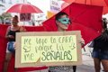 Prostitutas celebran el rechazo a la ley del PSOE contra el proxenetismo y feministas dicen que es "decepcionante"