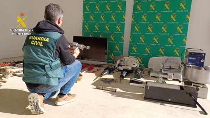 Agente de la Guardia Civil tras la Operación 'Butcheri'