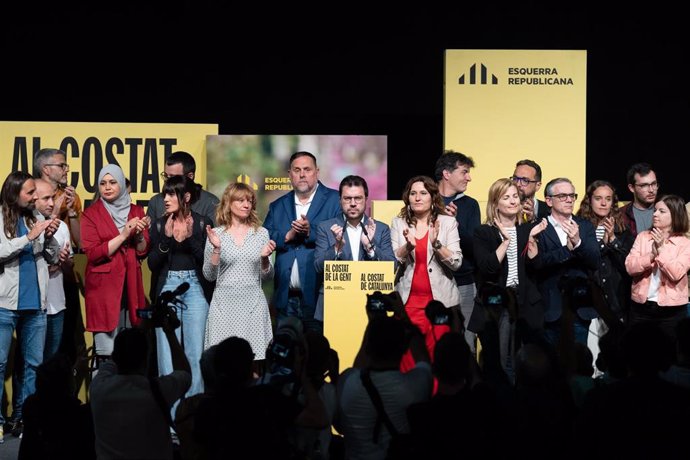 El presidente de la Generalitat de Catalunya y candidato de ERC a la reelección, Pere Aragonès, comparece tras el recuento de votos durante el seguimiento de la jornada electoral de elecciones autonómicas de Cataluña