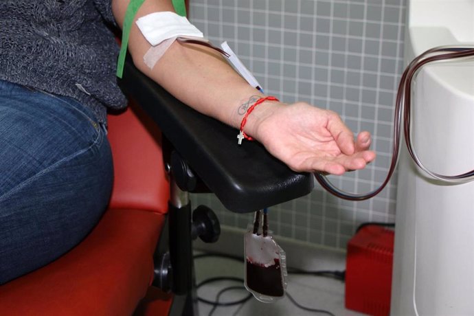 Archivo - Donante de sangre.