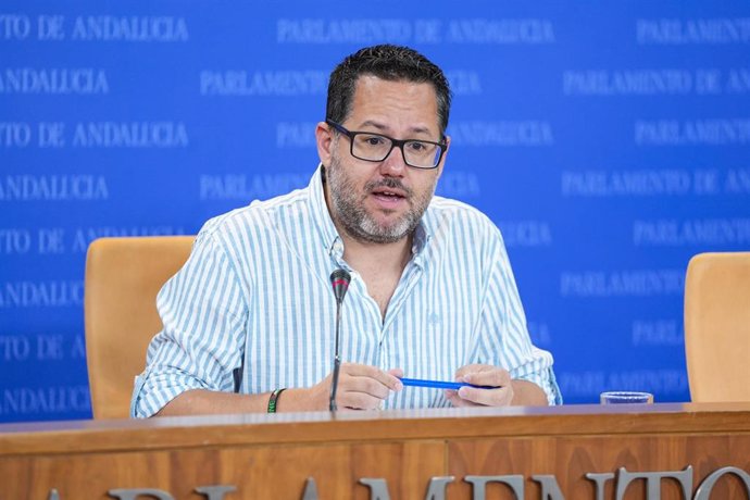 El portavoz de Adelante Andalucía, José Ignacio García, este miércoles en rueda de prensa. 