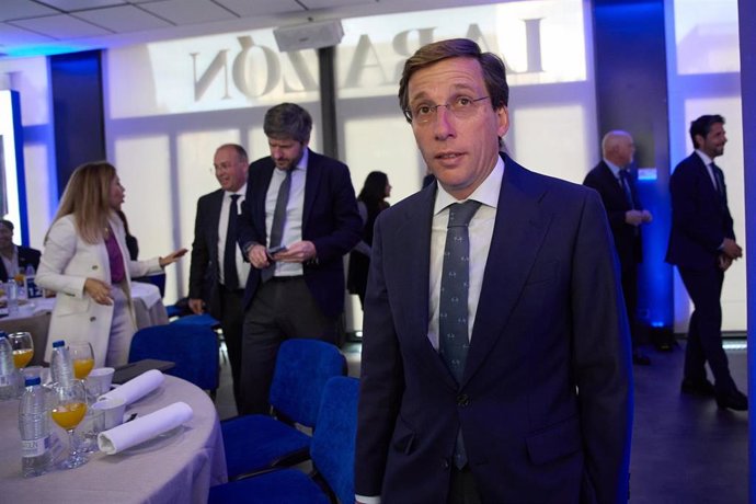 El alcalde Madrid, José Luis Martínez-Almeida, asiste a un desayuno informativo organizado por el diario 'La Razón'
