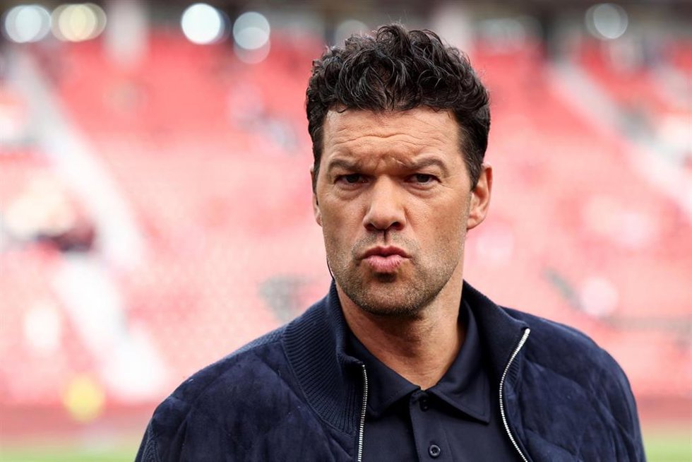 Archivo - El exfutbolista Michael Ballack atiende a los medios en Alemania. 